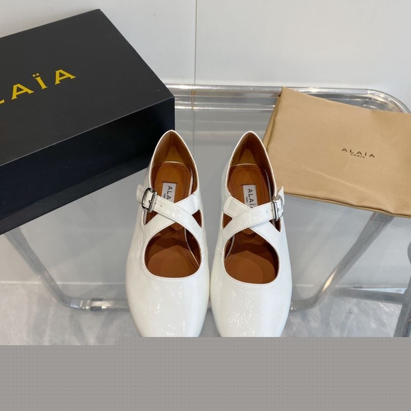 Other flat shoes